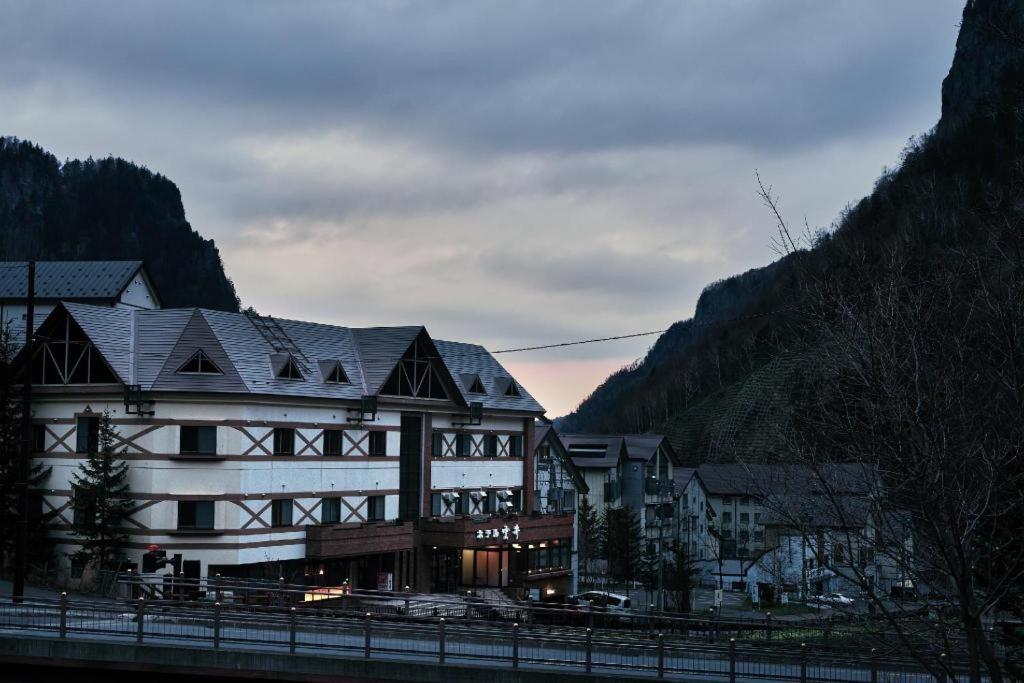 โซอุงเกียว ออนเซน คุโมะอิ Hotel คามิคาวะ ภายนอก รูปภาพ